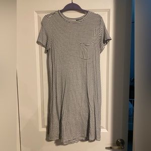 American Eagle Black and White Striped T Shirt Dress